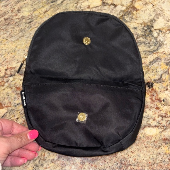 Lululemon All Night Festival Bag Micro NWT - Picture 7 of 8